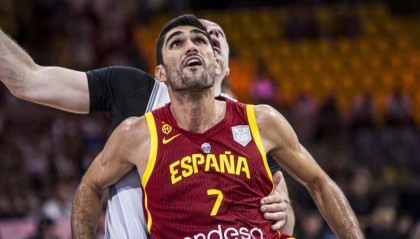 欧锦赛：卫冕冠军西班牙男篮爆冷负格鲁吉亚 马刺中锋19+7+6